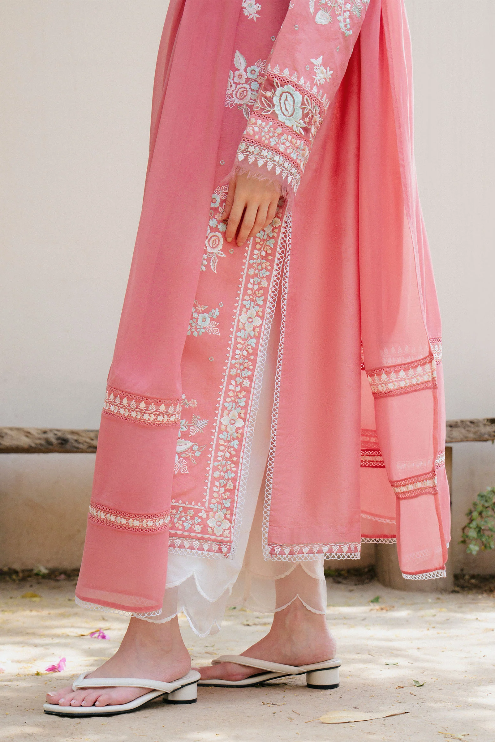 CR25P0546 - Image 4