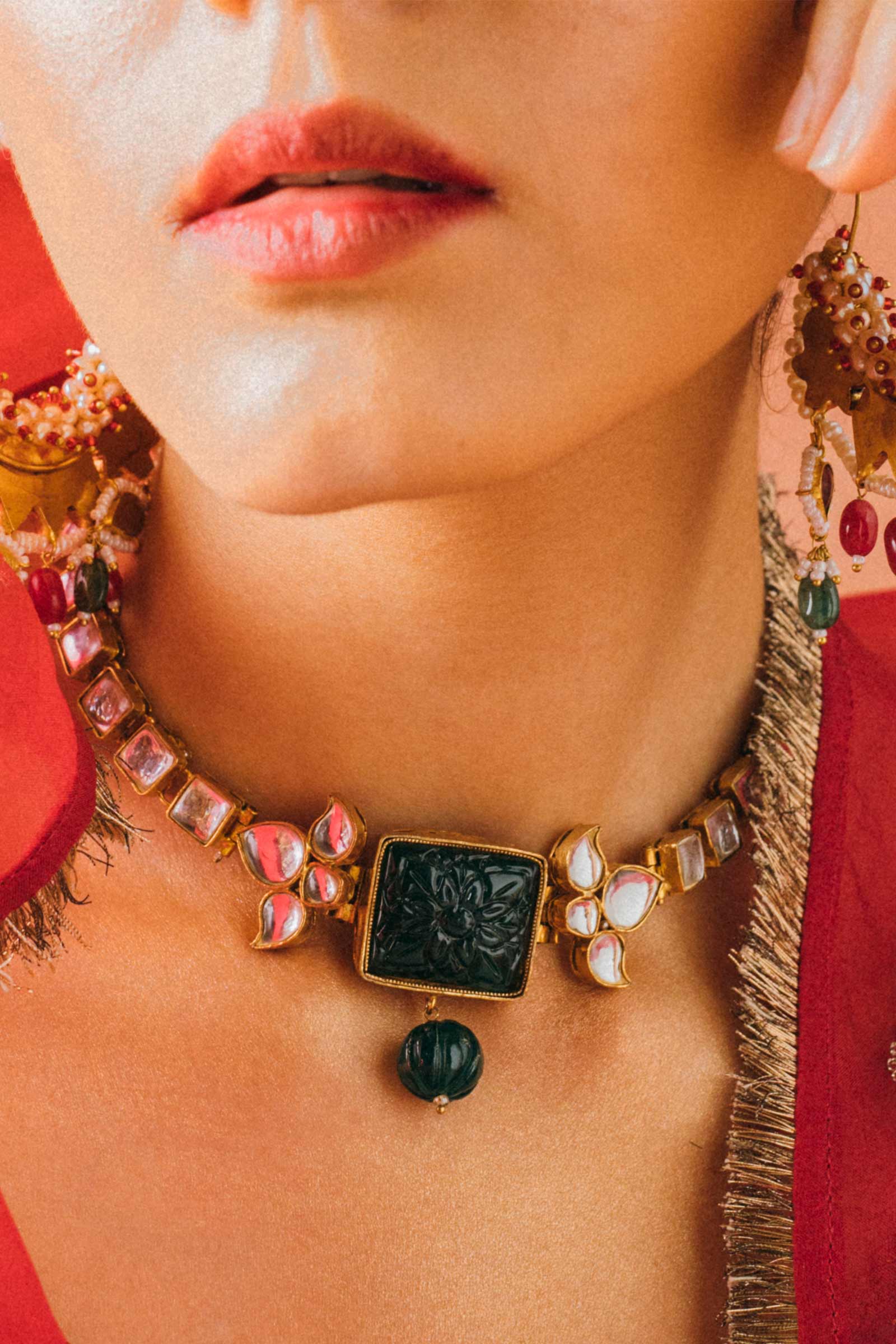 GOLD PLATED MOSS GREEN CHOCKER - Image 3