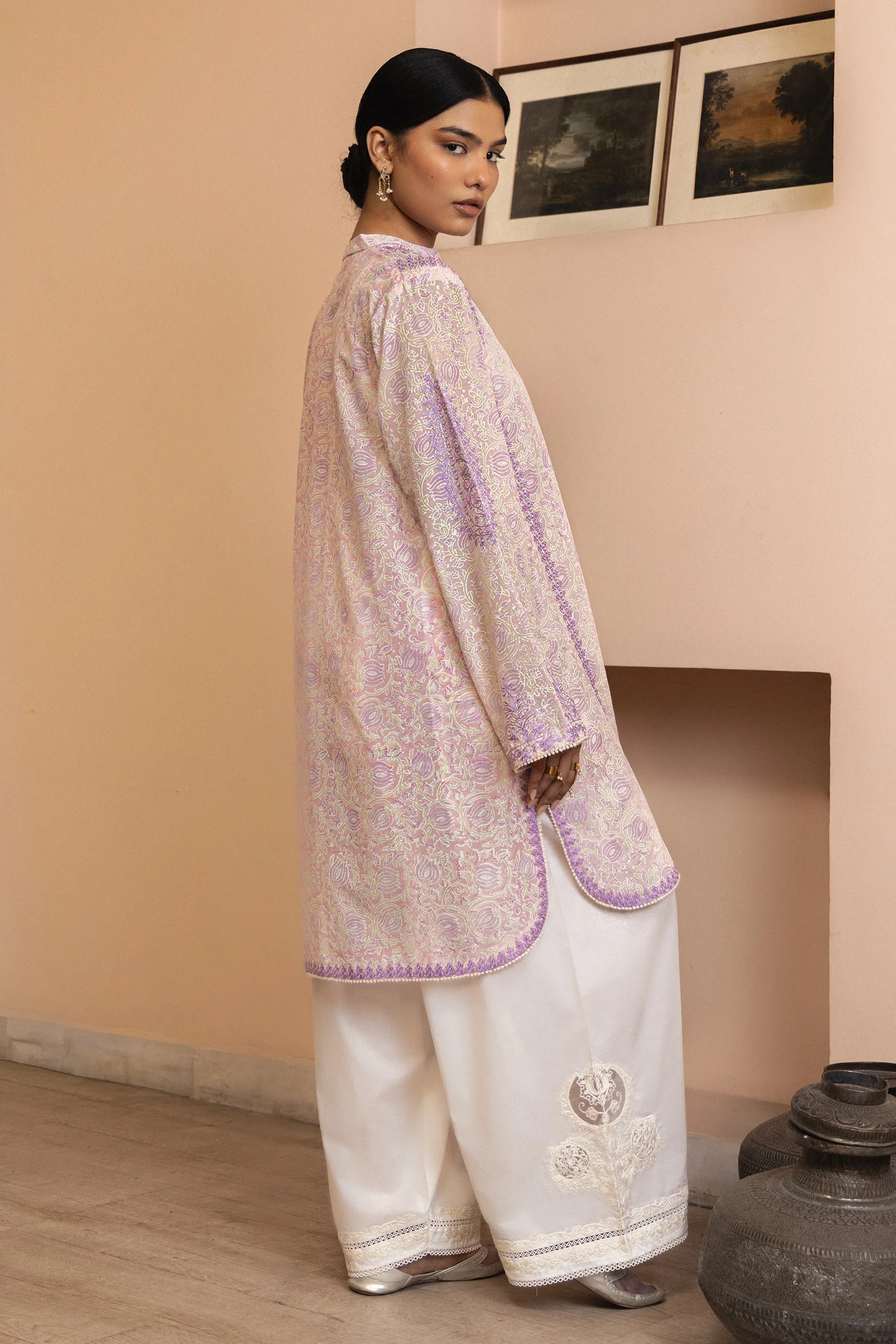 Naaz - Image 2