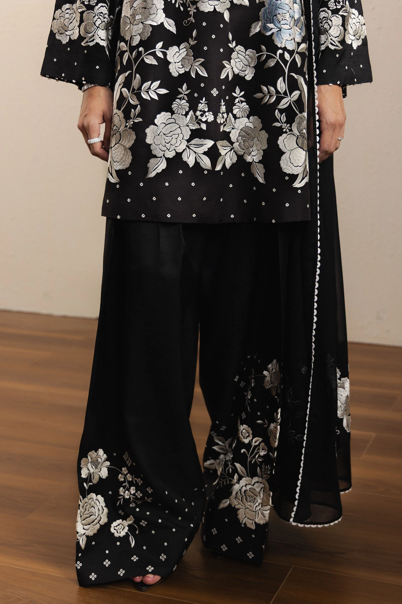 Shabina - Image 5