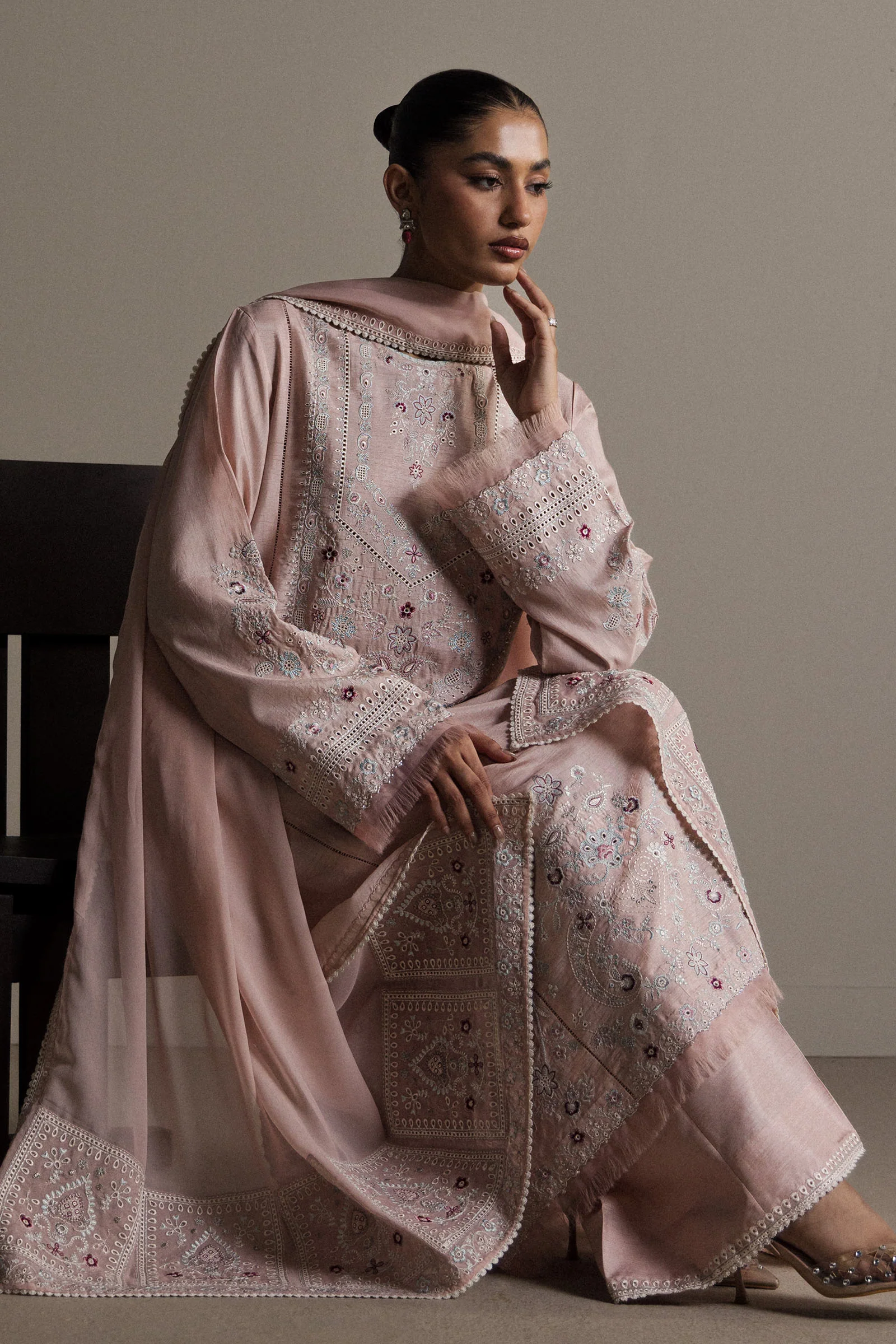Nargis - Image 5