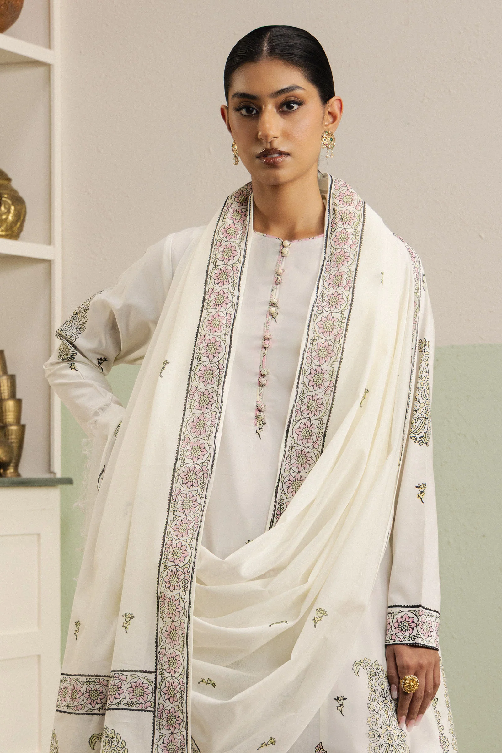 Aabroo - Image 3