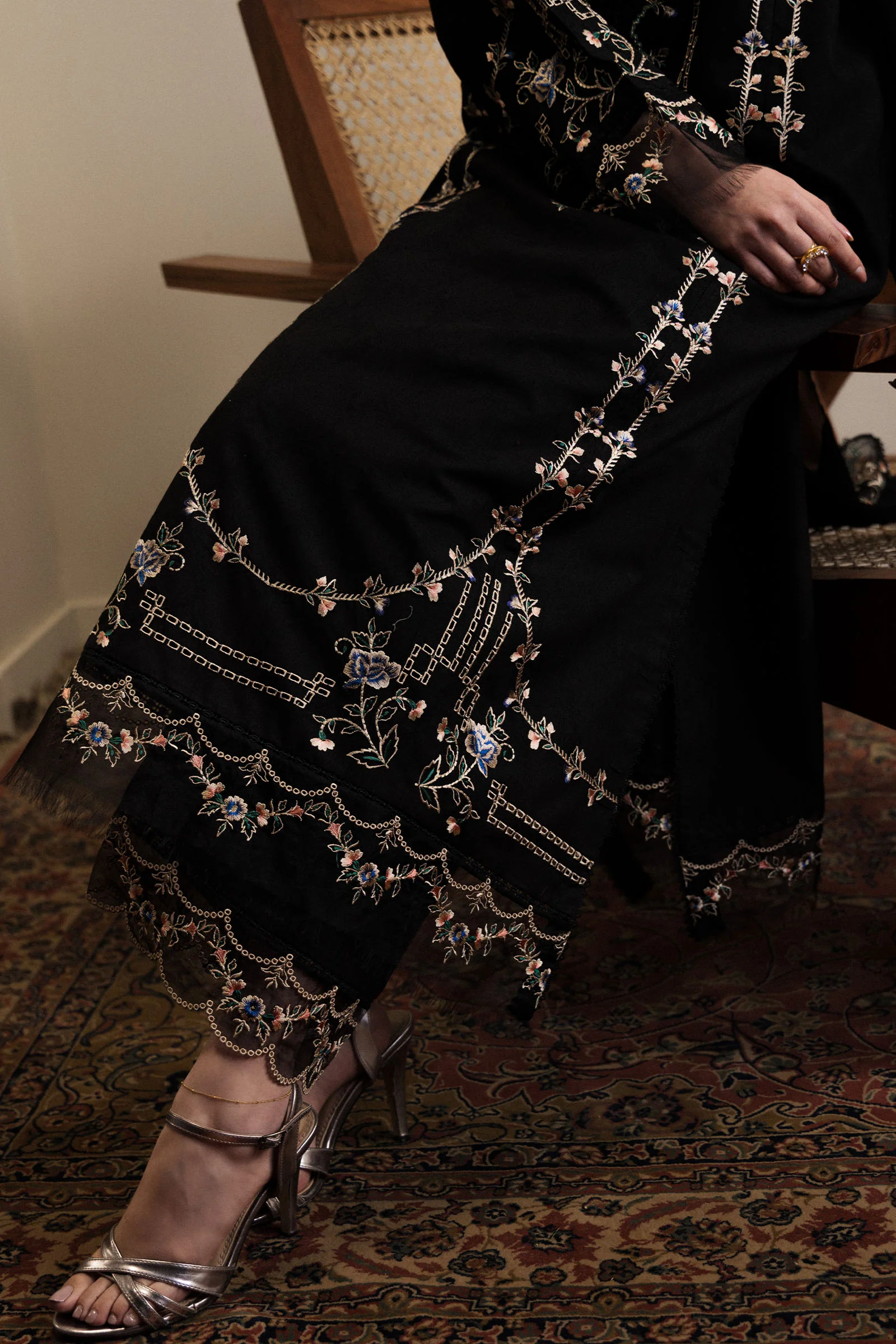 NAQVEEN - Image 5