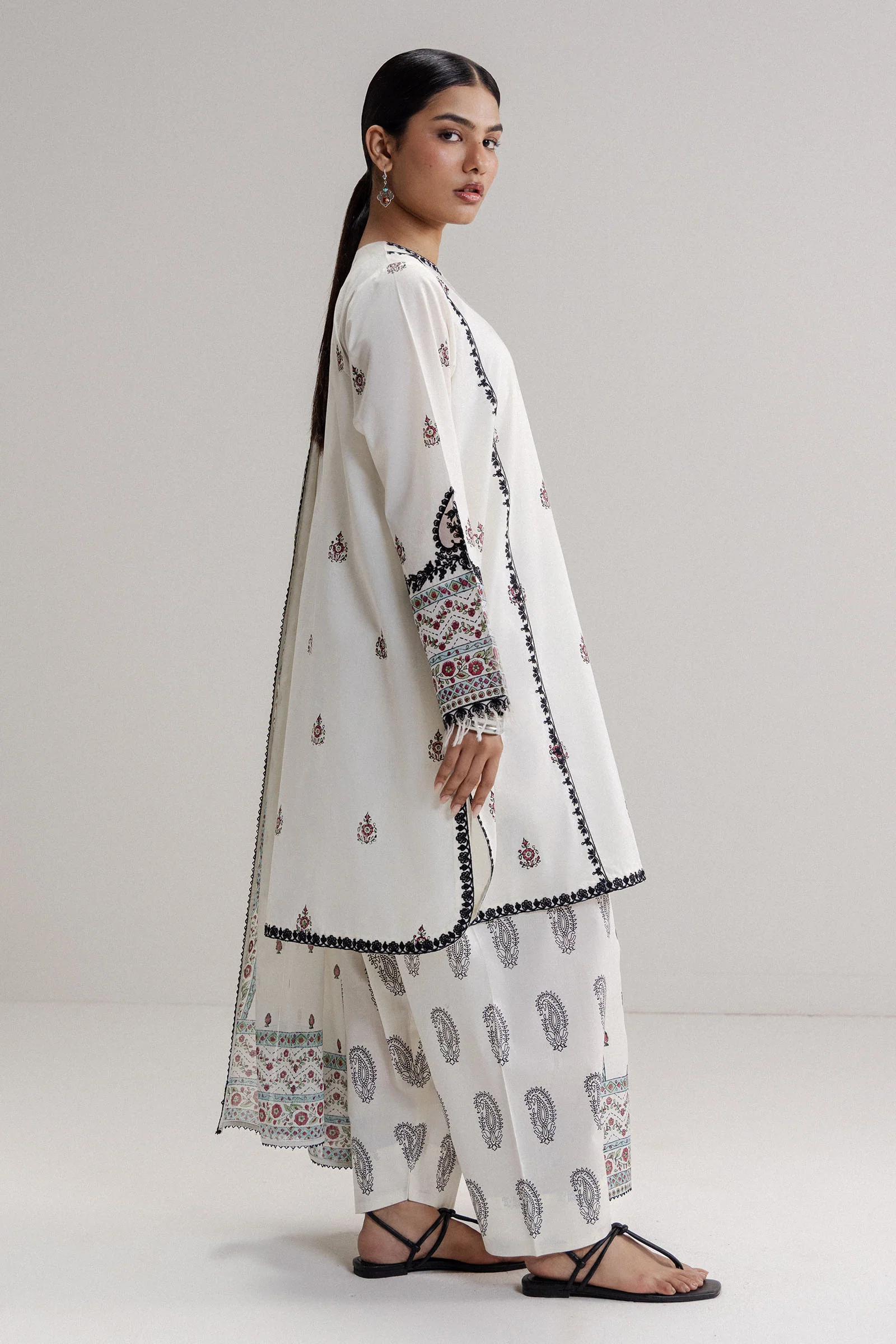 SAFIRA - Image 3