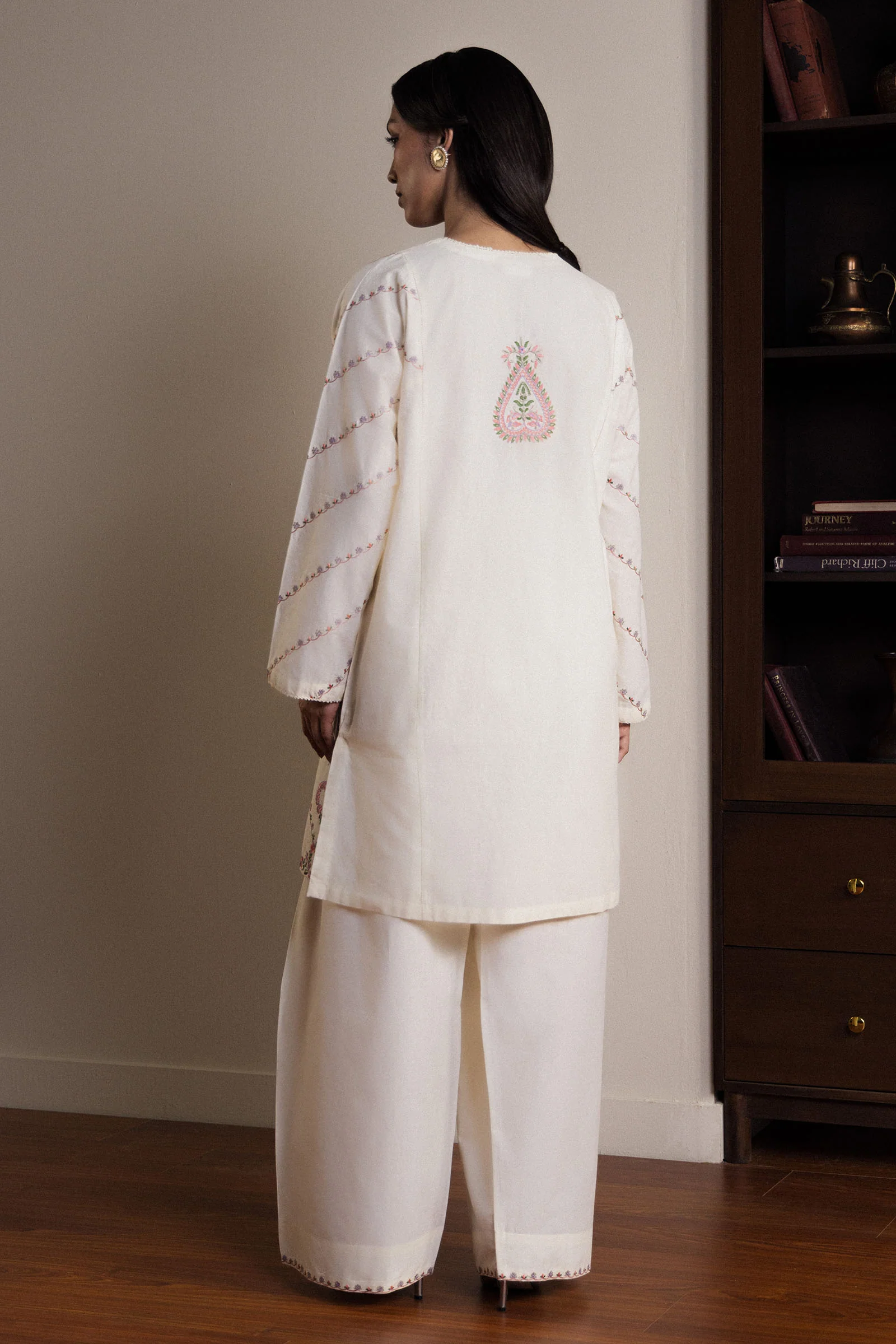 PARINA - Image 4