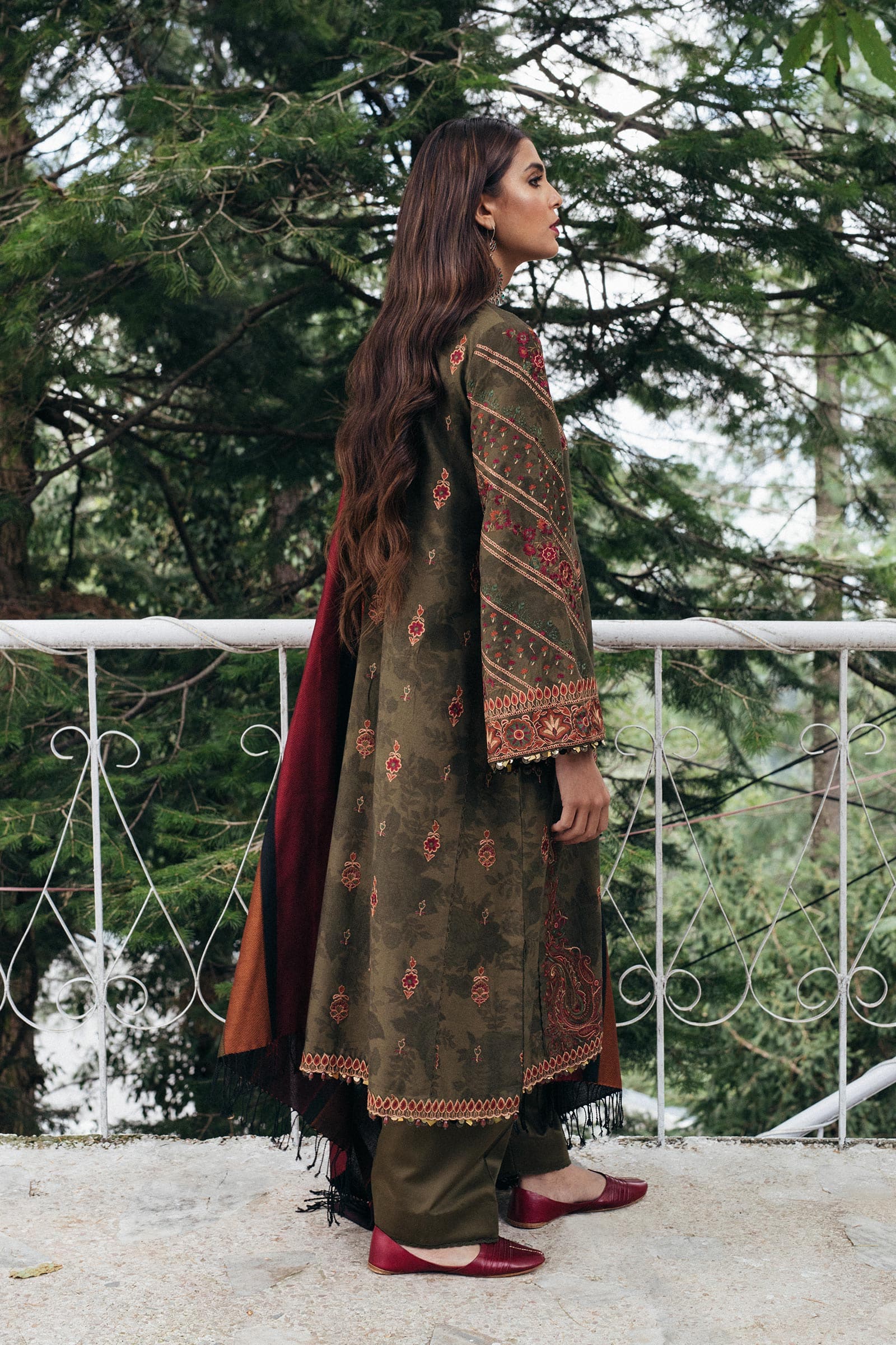 Azra - Image 3