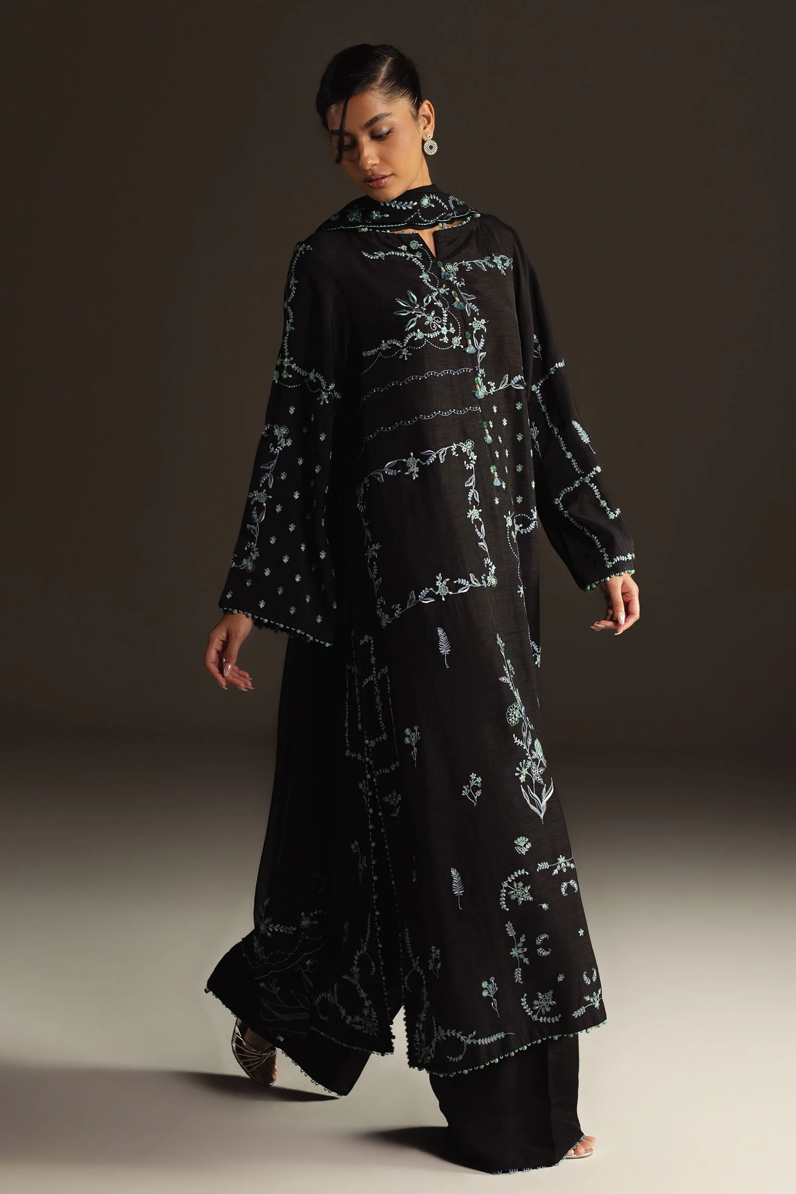 Hoorain - Image 2