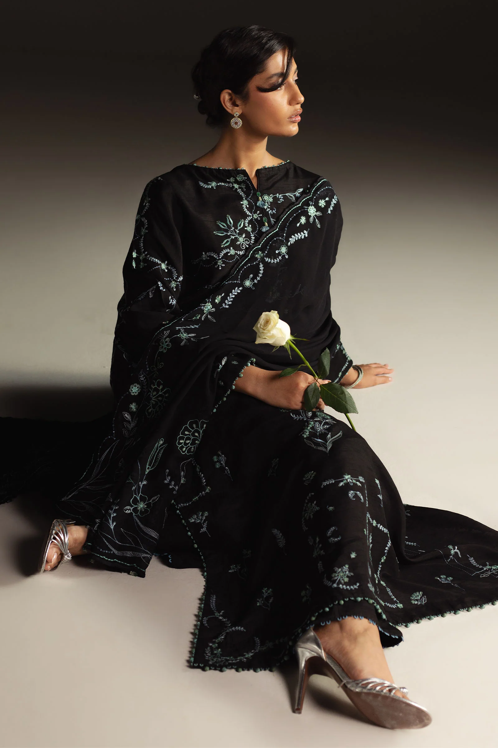 Hoorain - Image 5