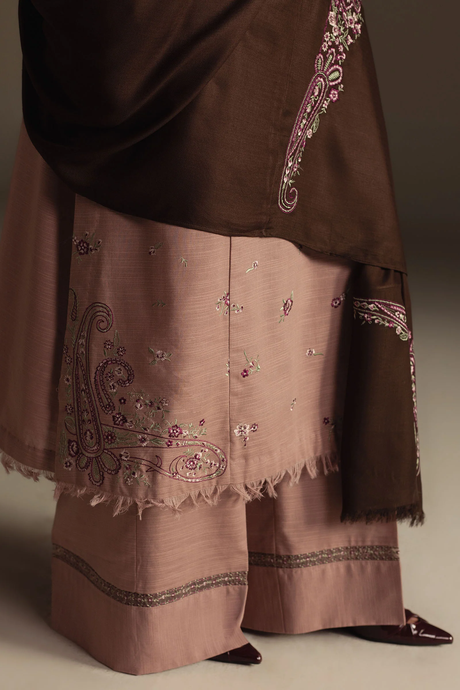 Gulnaar - Image 6